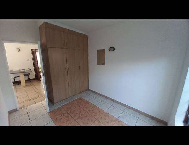 5 BEDROOM FREEHOLD FOR SALE IN KLEINKRANTZ